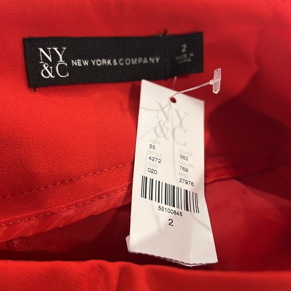New York & Co Asymmetrical Drape Front Short in Siren Red Size 2 - Picture 4 of 5